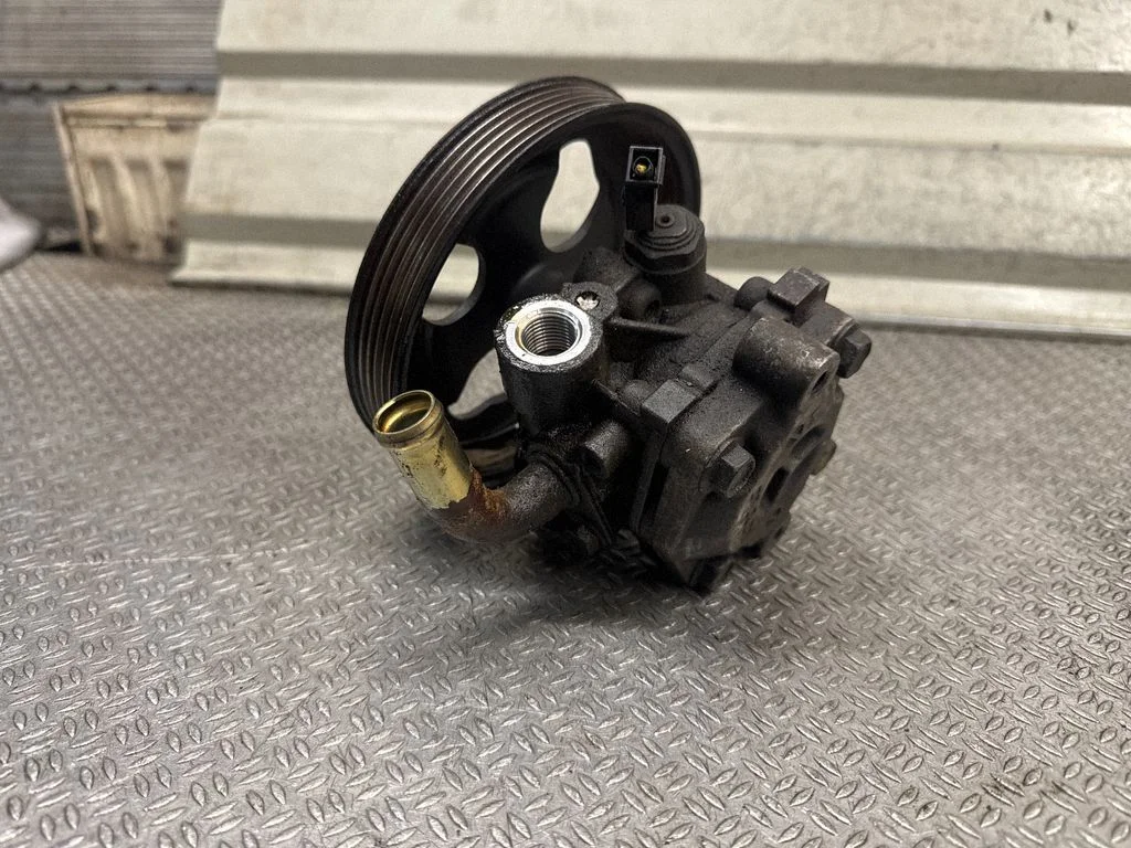 Electric power steering pump – Mitsubishi Outlander (2001-2007)