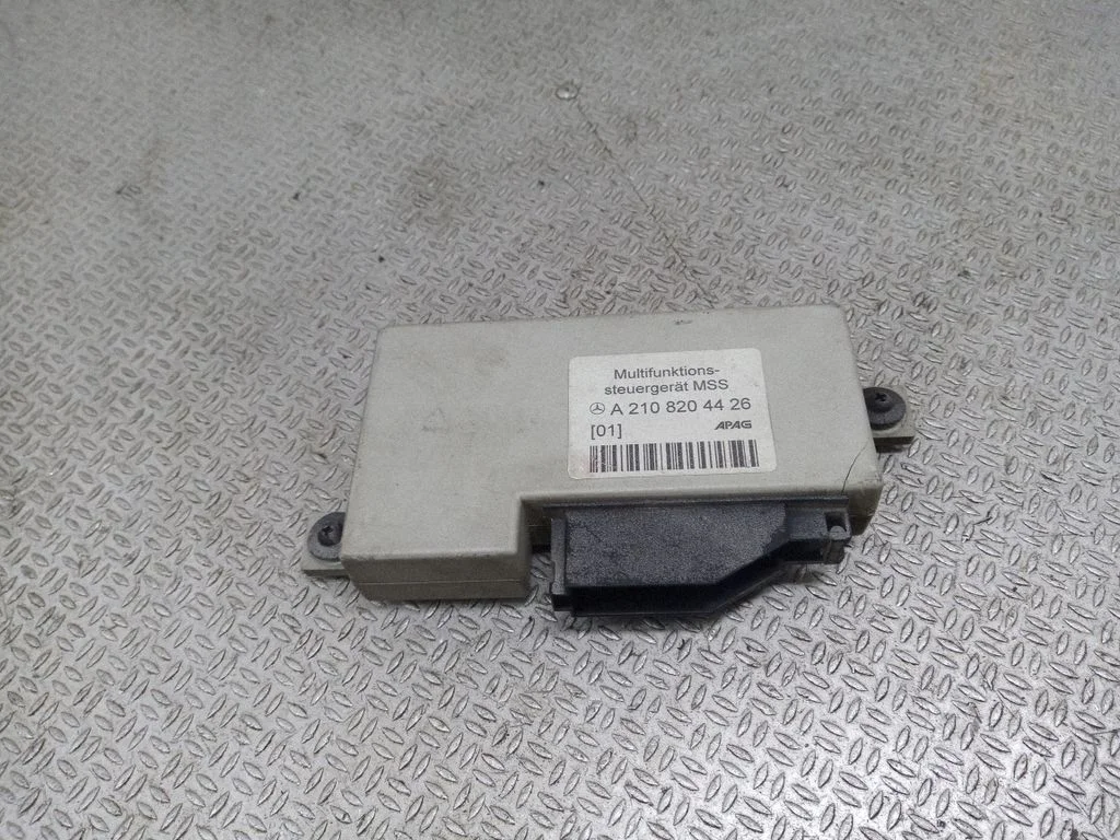 Mootori juhtmoodul (ECU) A2108204426