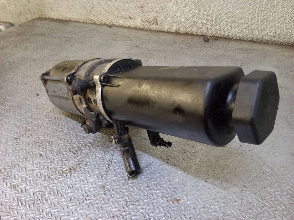 Roolivõimendi pump (elektriline) A1684660101