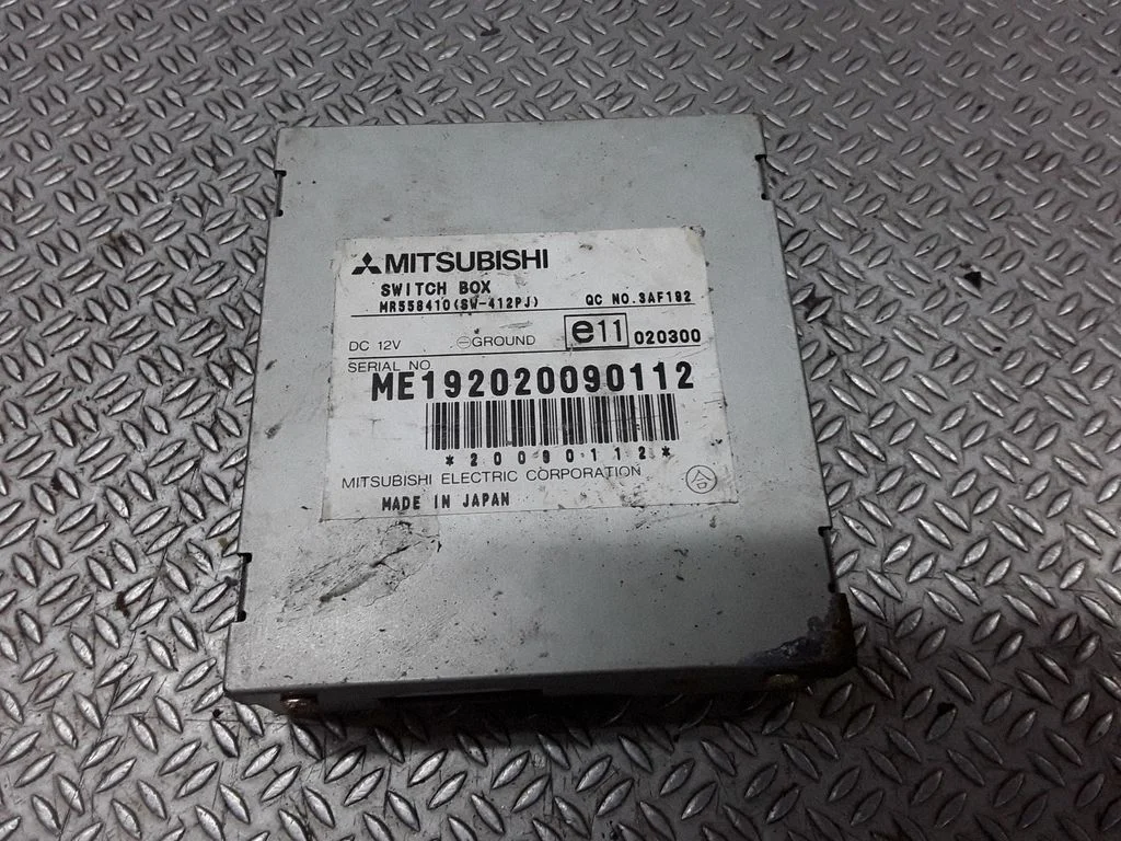 Mootori juhtmoodul (ECU) MR558410