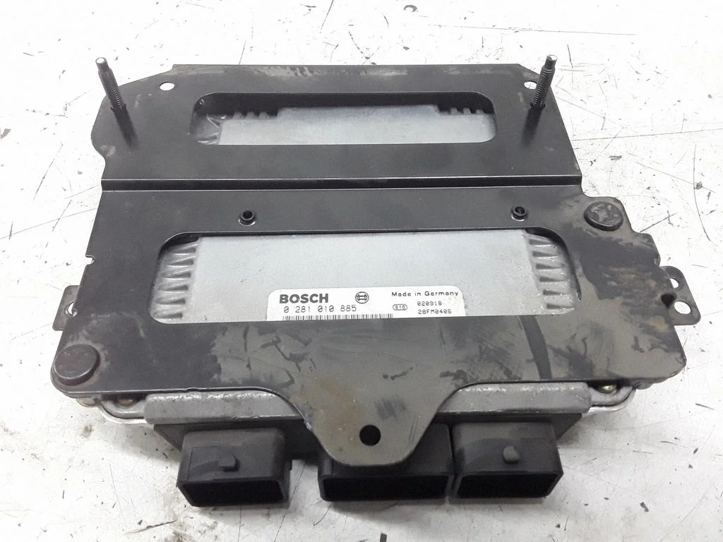 Sterownik silnika (ECU) 0281010885
