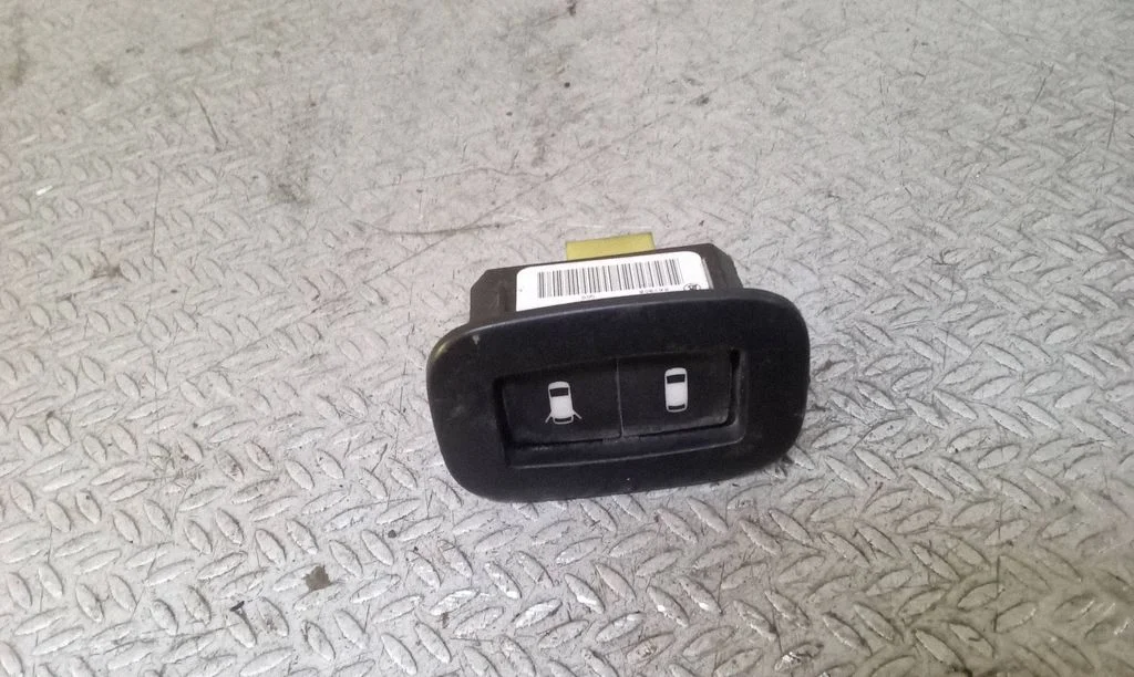 Sānu bīdāmo durvju aizvēršanas/atvēršanas slēdzis 1HX45DX9AE