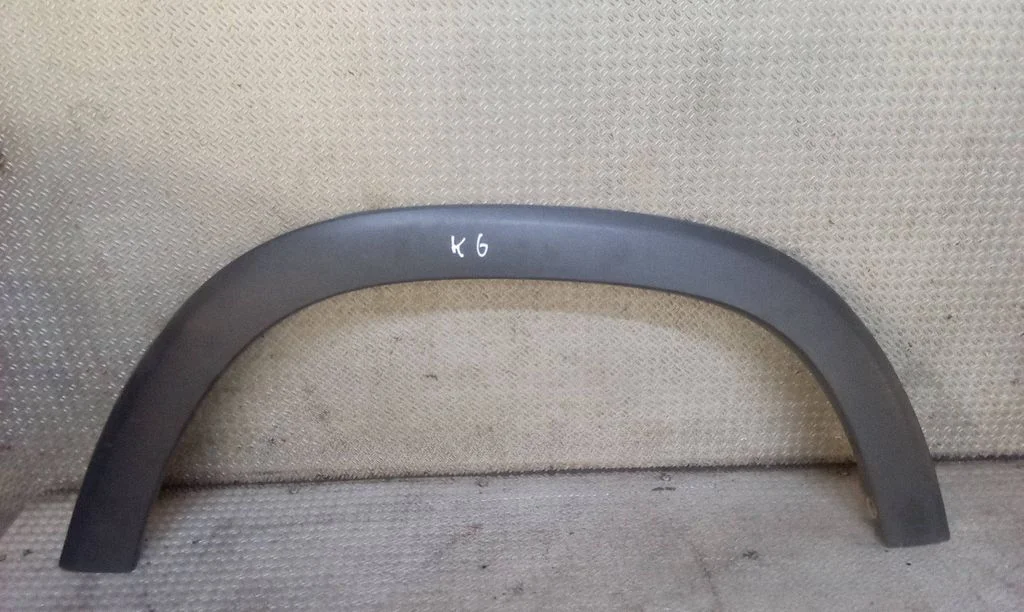 Rear fender molding trim 96886777