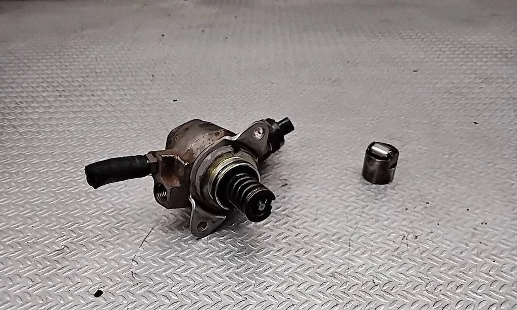 Mechanical fuel pump 06E906051K