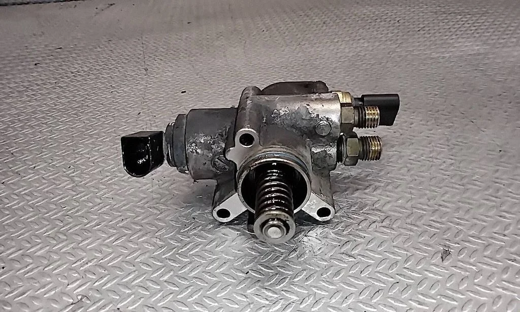 Mechanical fuel pump 06E127025G