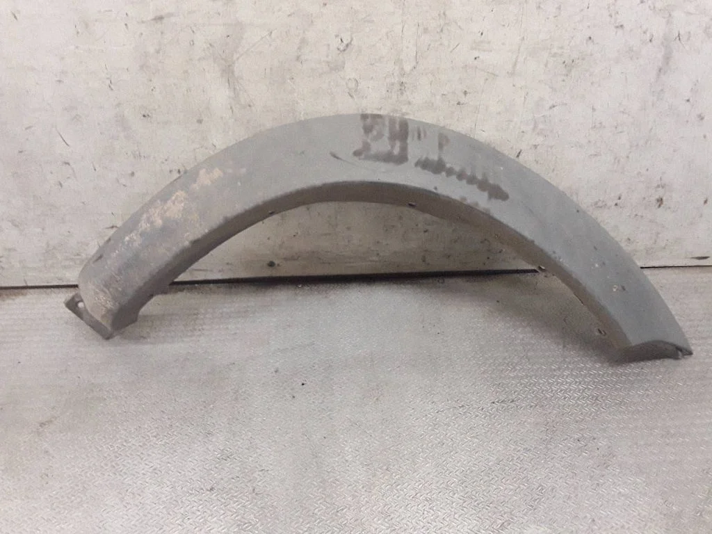 Rear fender molding trim FK100550