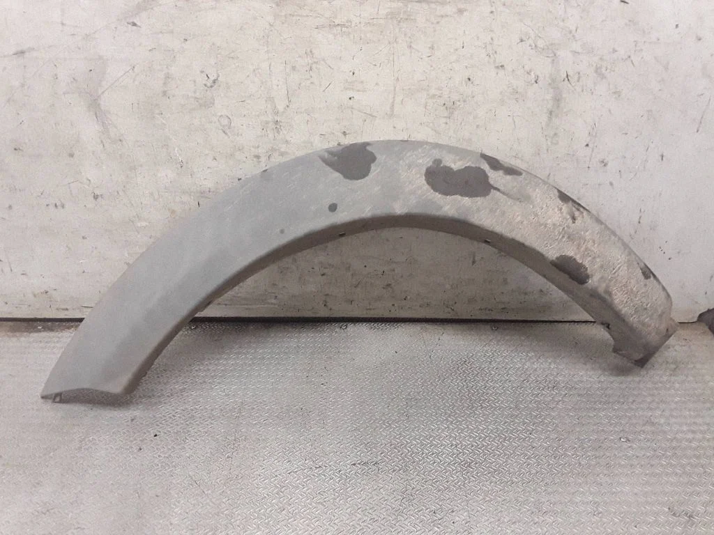 Rear fender molding trim DFK100540