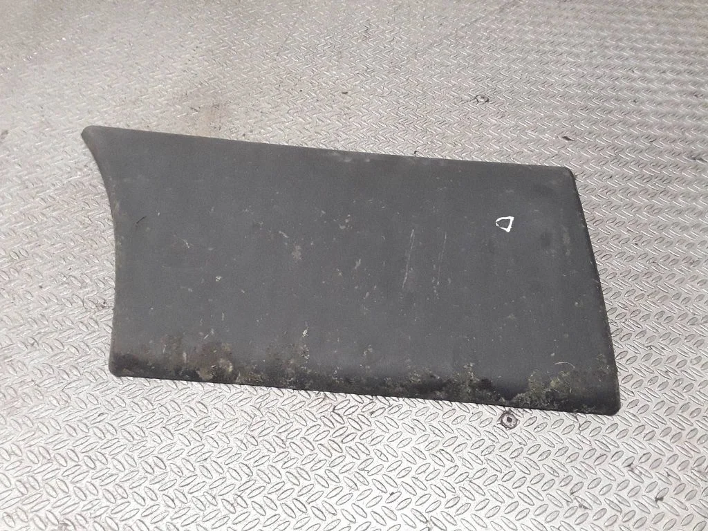 Moldings uz aizmugurējā spārna 1308124070