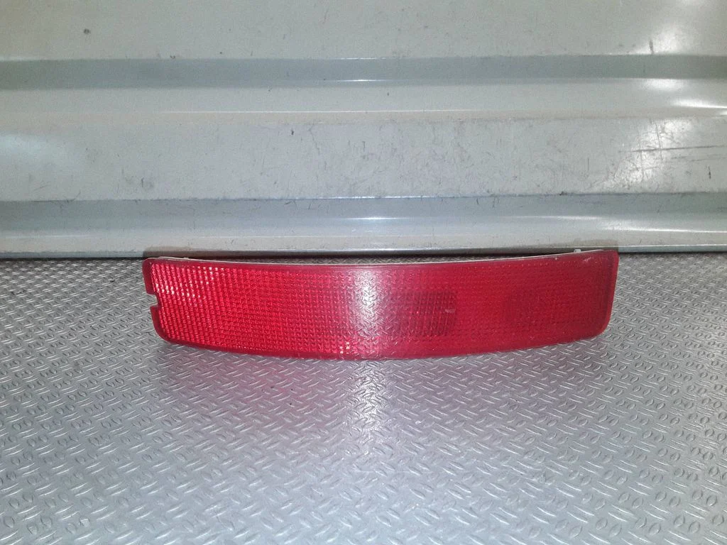 Lampa tylna w zderzaku 8648203