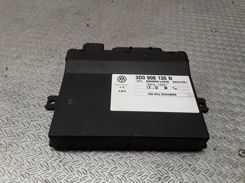 Keyless (KESSY) go control unit/module 3D0909135N