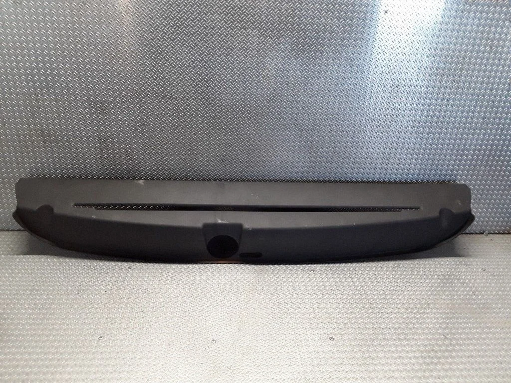 Loading door sun blind/shade