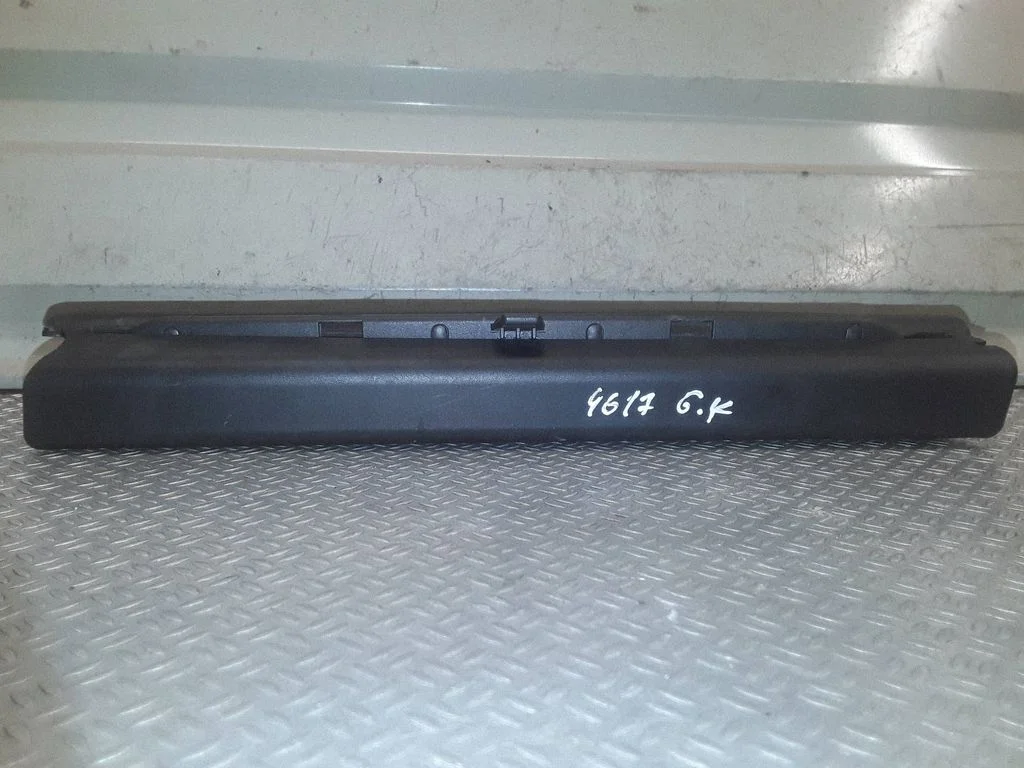 Estate rear side window sun shade/blind 9122639