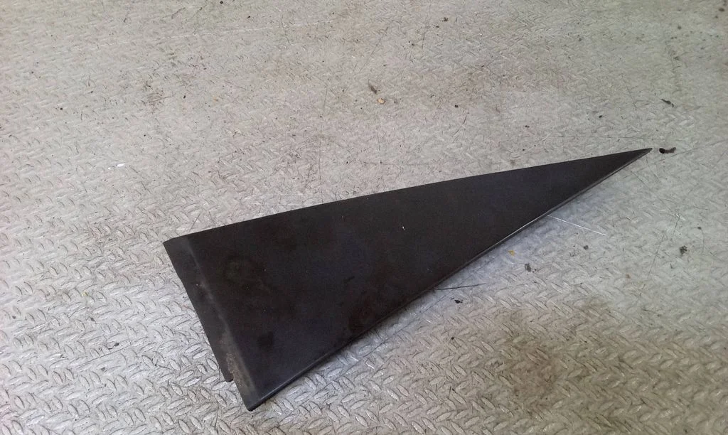 Rear door glass trim molding 96624095
