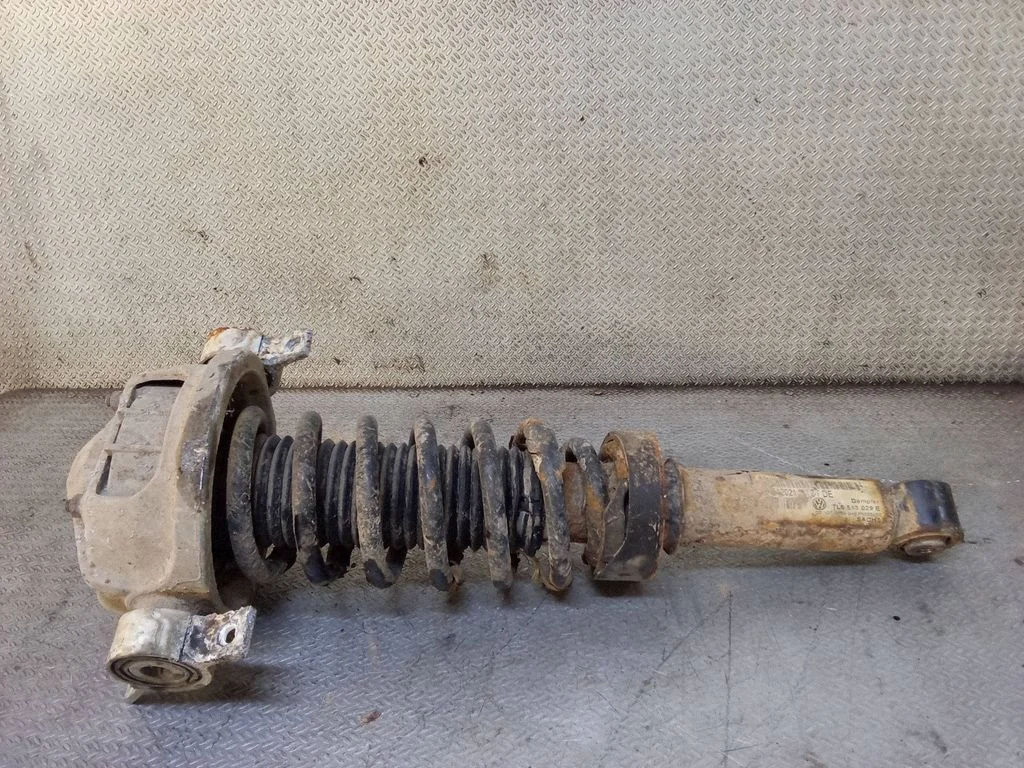 Rear shock absorber with coil spring 7L6513029E