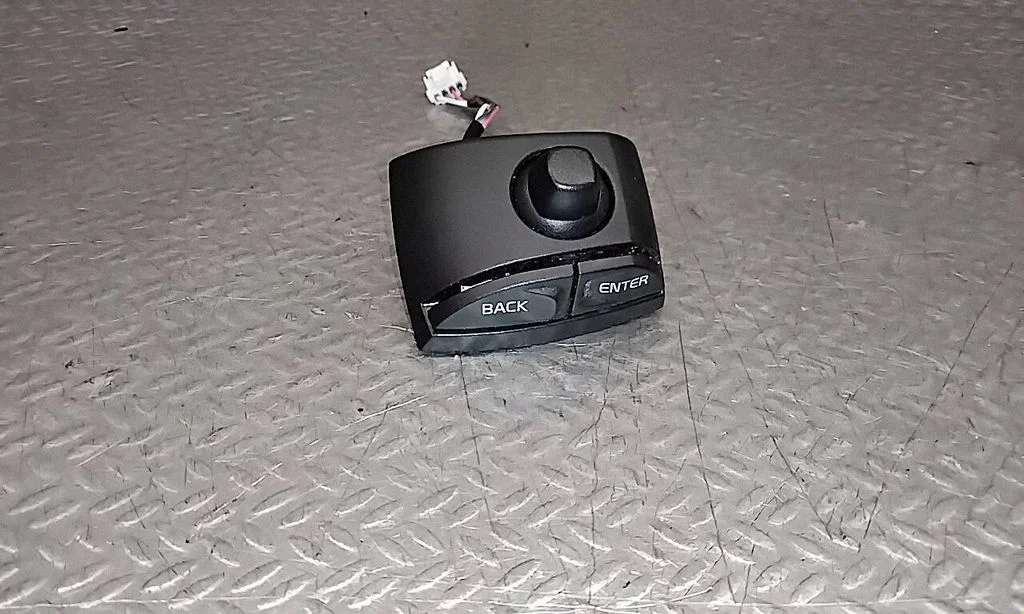 Steering wheel buttons/switches 30710727
