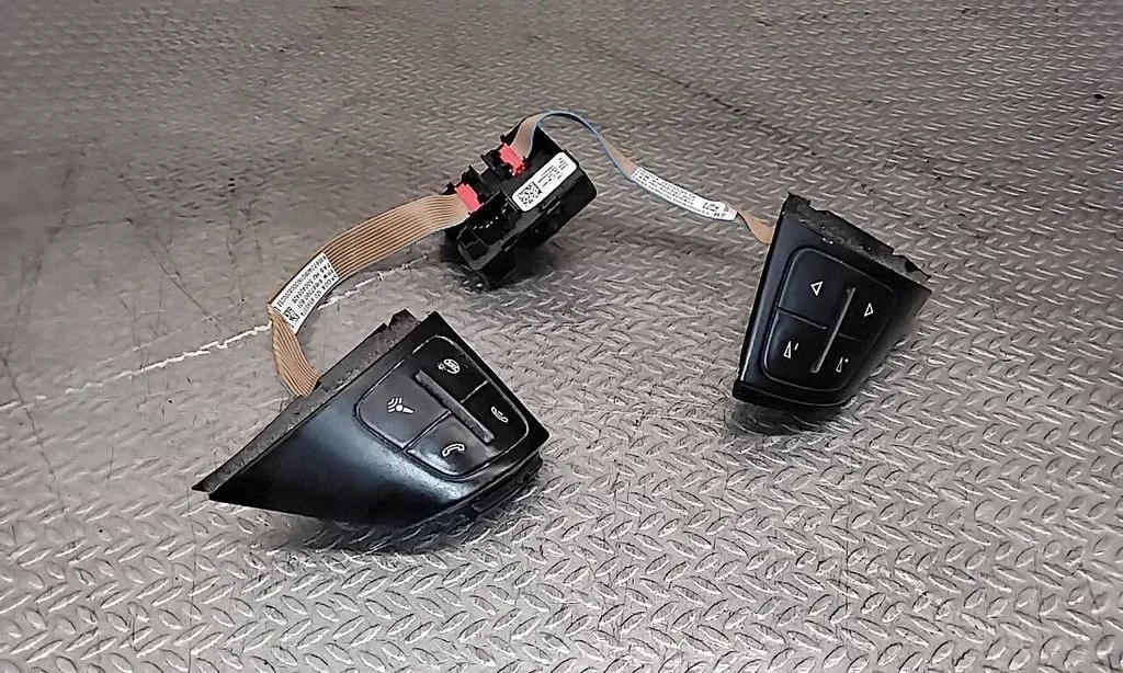 Steering wheel buttons/switches 1Z0959538