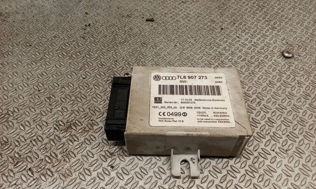 Tire pressure control unit 7L6907273