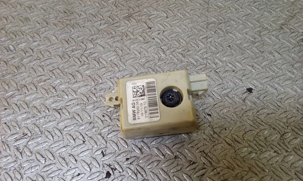 Antenna control unit – BMW 5 Series F10 F11 (2009-2016)