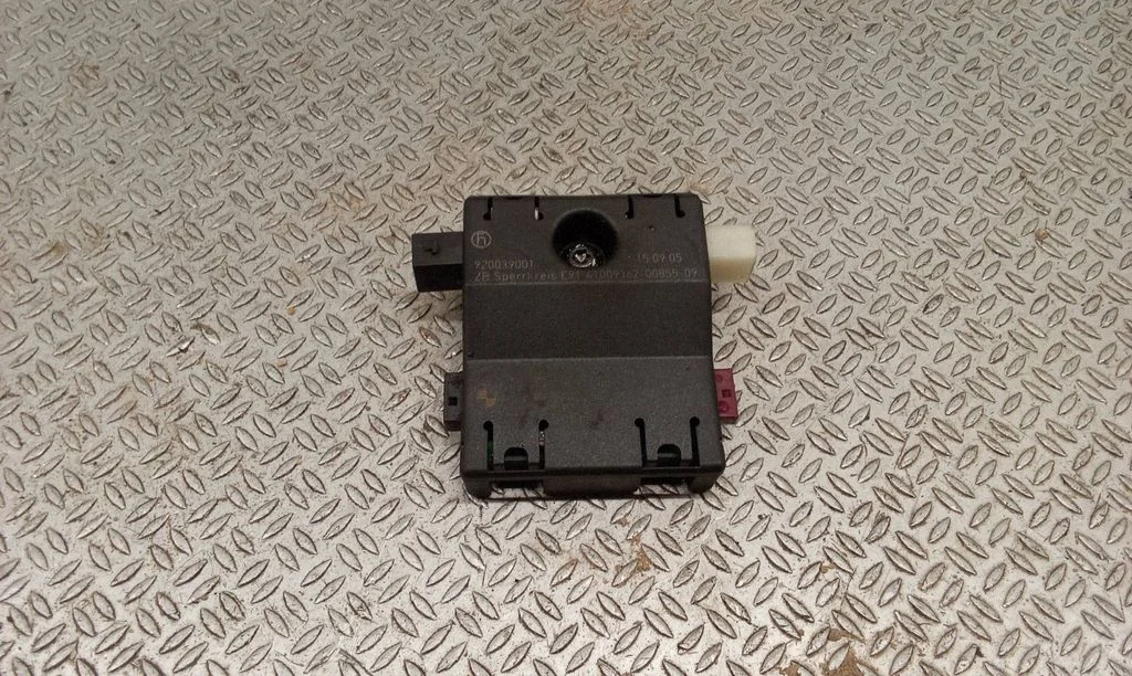Antenna control unit 6934648