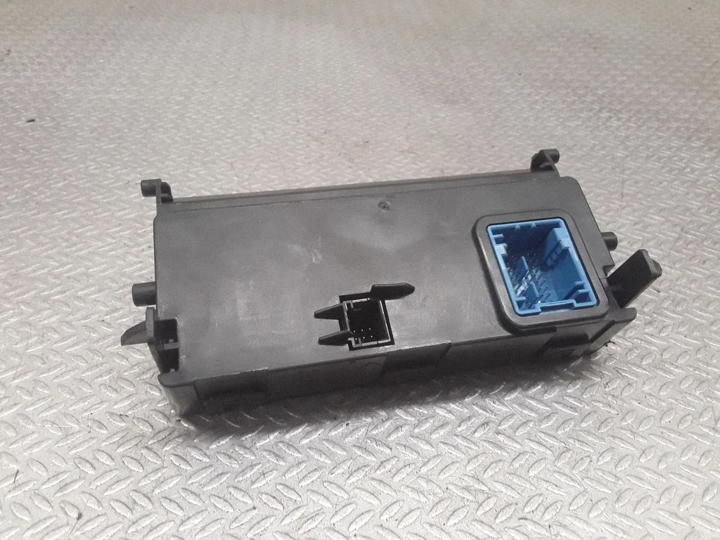 Air conditioning/heating control unit 9687606680