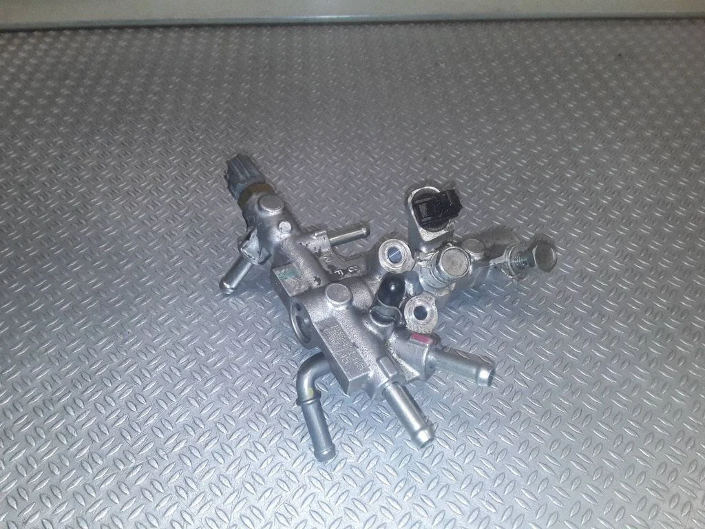 Fuel distributor