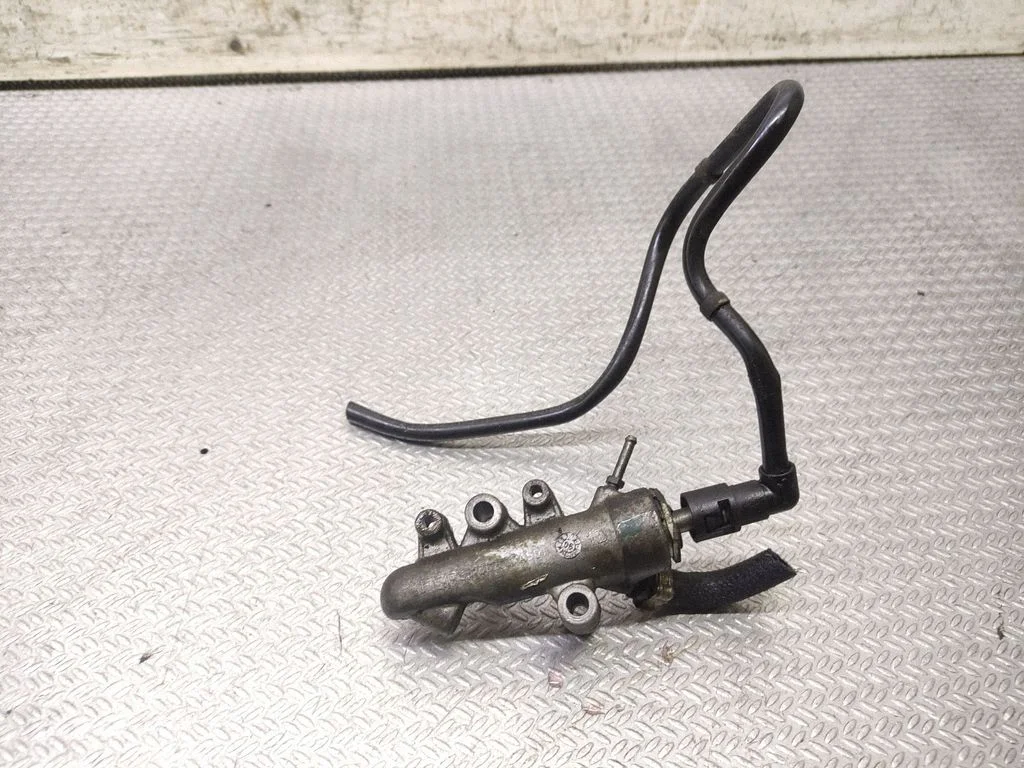 Fuel distributor – Opel Astra H (2004-2012)