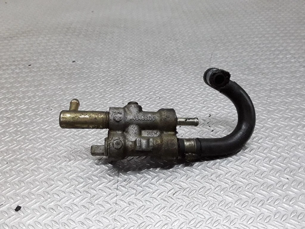 Fuel distributor 46480170