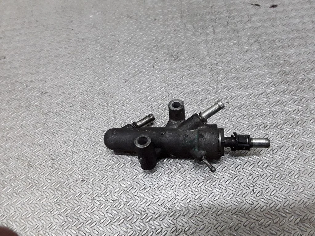 Fuel distributor