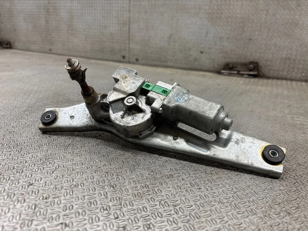 Rear window wiper mechanism
