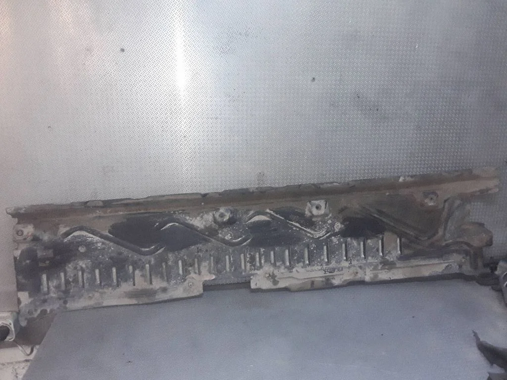 Külgmine põhjakaitse 7h3825210d