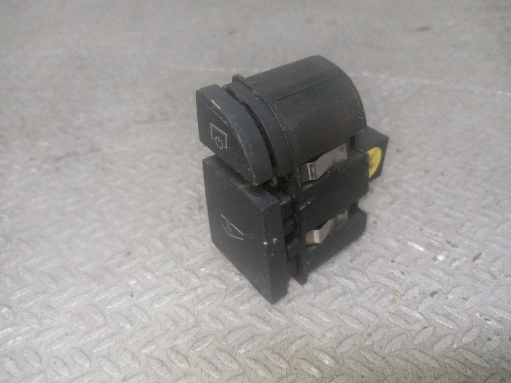 Glove box opening button 4F1927227
