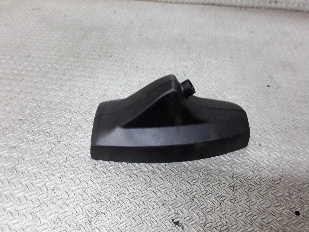 Rearview mirror trim 7069491
