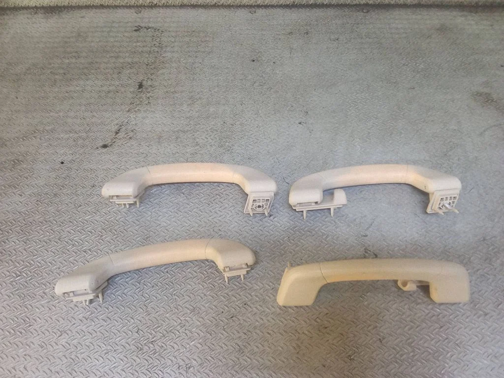 A set of handles for the ceiling – BMW 7 Series F01 F02 F03 F04 (2008-2016)