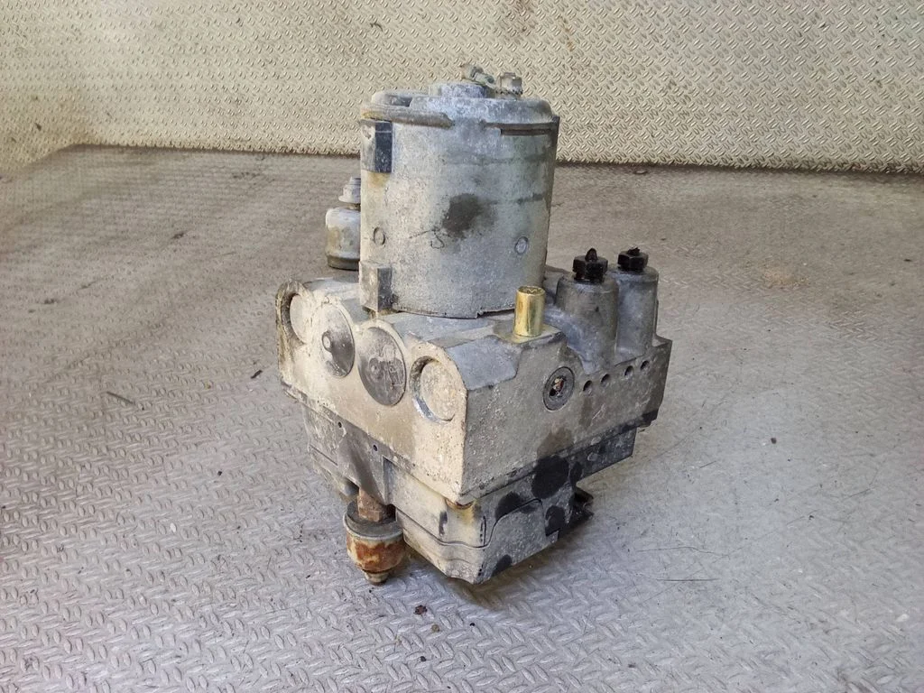 Pompa ABS – Audi A6 S6 C4 4A (1994-1997)