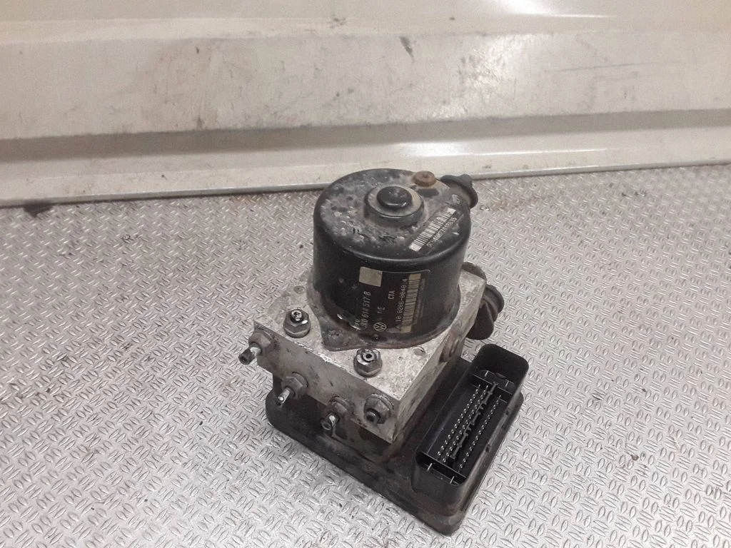 ABS block 1K0907379D
