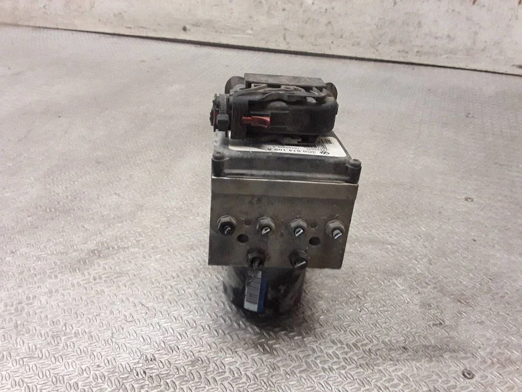 ABS block – Volkswagen Passat B6 (2005-2010)