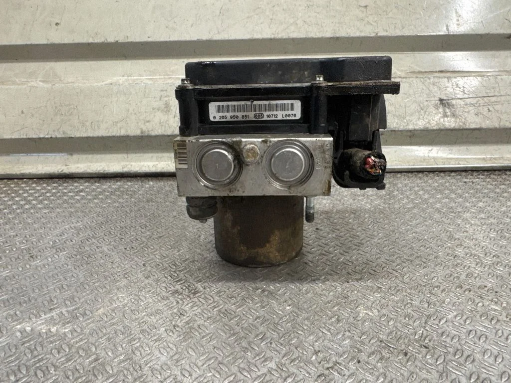 ABS block 476606800R