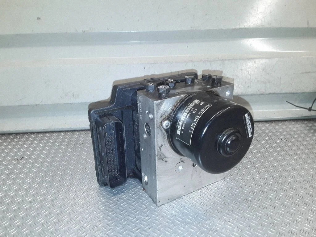 ABS block 8Z0907379B