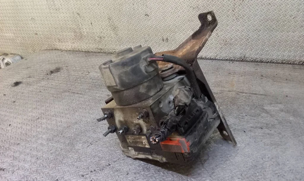 ABS block 589104A050