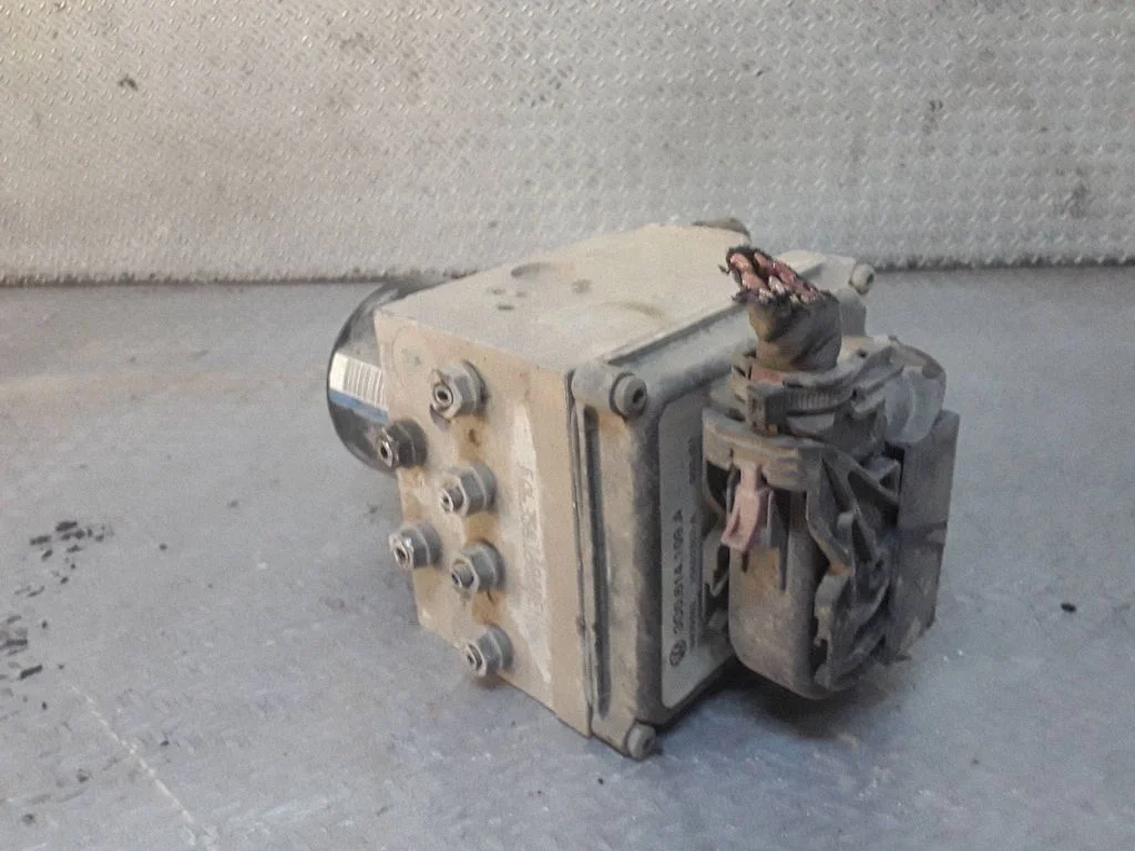 ABS block – Volkswagen Passat B6 (2005-2010)