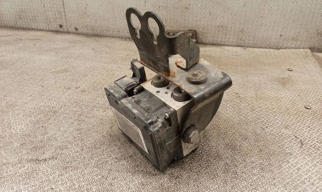 ABS block P05085335AG