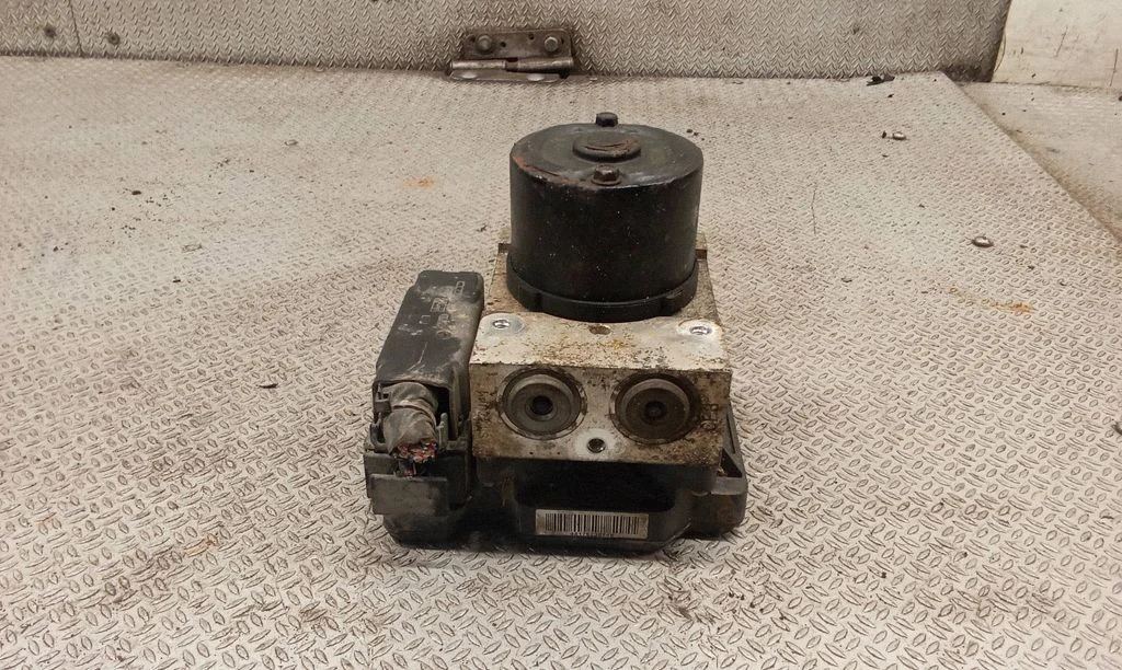 ABS block – KIA Carens II (2007-2012)