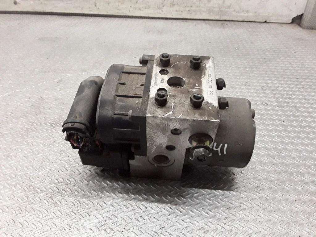 ABS block – KIA Sorento (2002-2009)