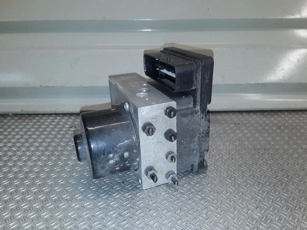 ABS block 7L0614111D