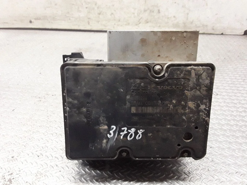ABS block – Volvo XC90 (2003-2006)