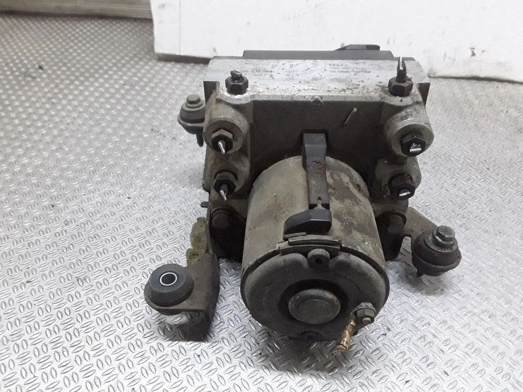 ABS-plokk – Audi A4 S4 B5 8D (1999-2000)