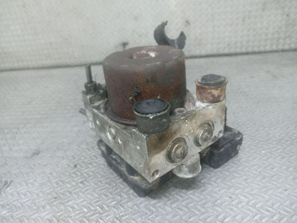 ABS block – Toyota Yaris Verso (1999-2005)