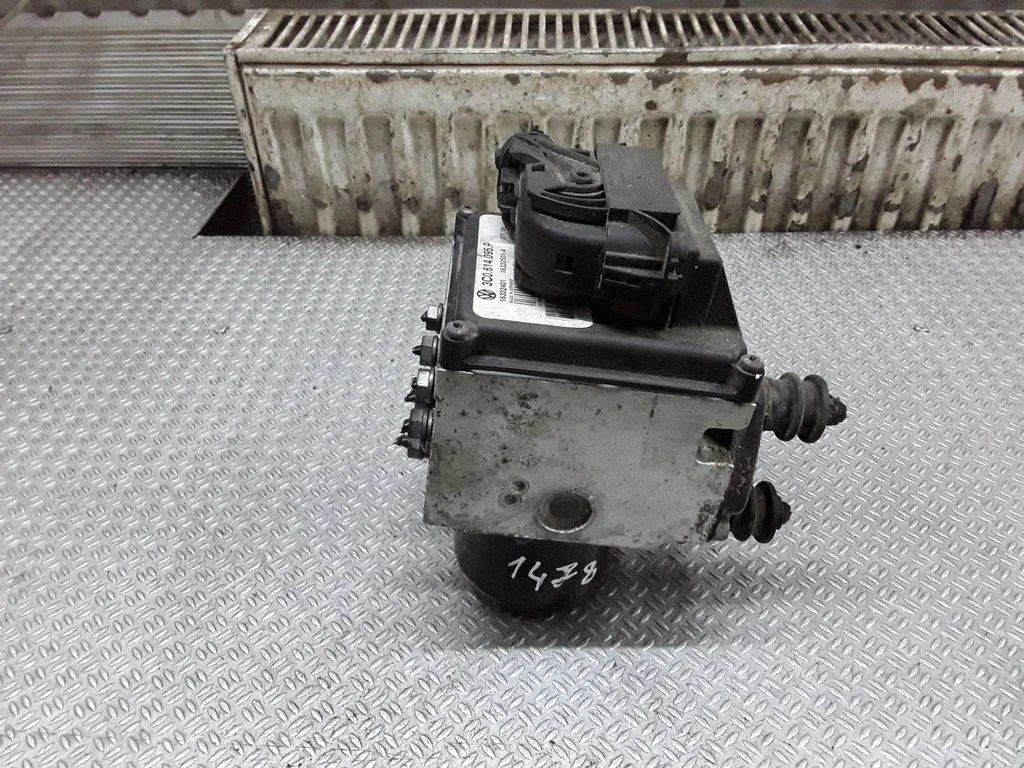 ABS block – Volkswagen Passat B6 (2005-2010)
