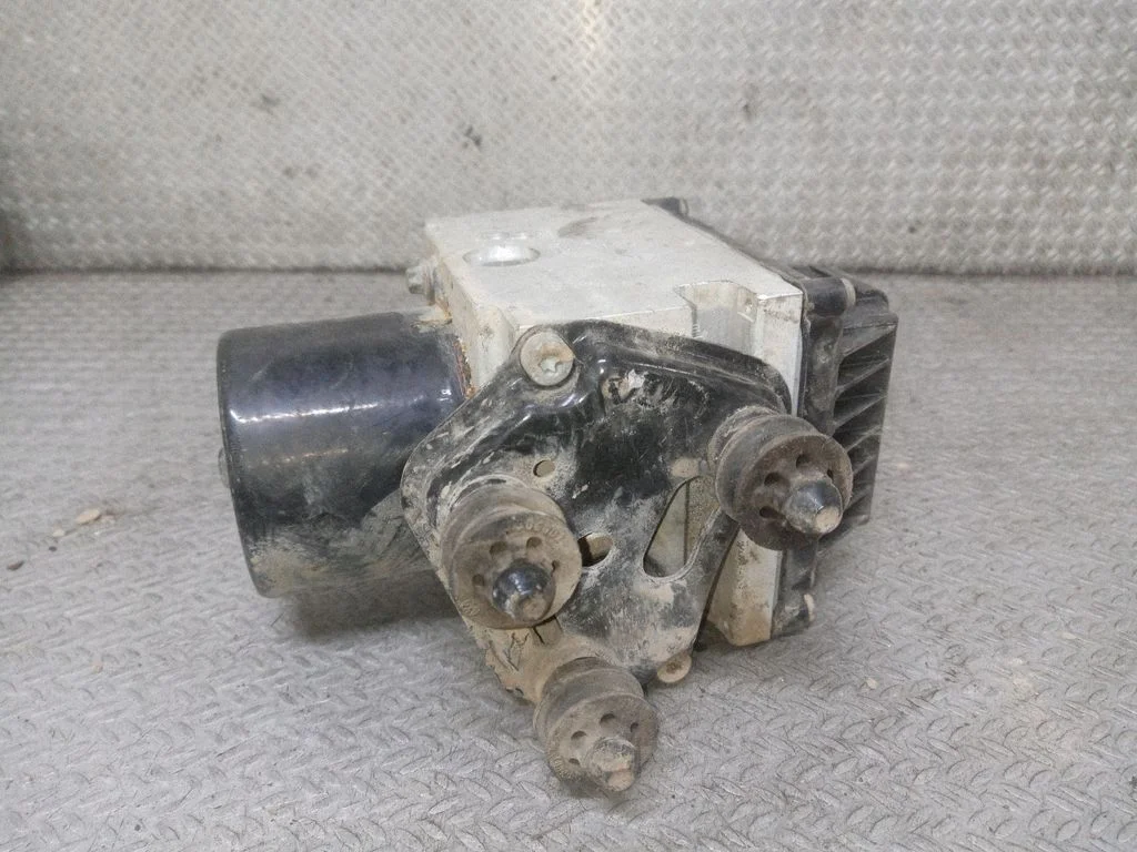 ABS block – Volkswagen Passat B6 (2005-2010)