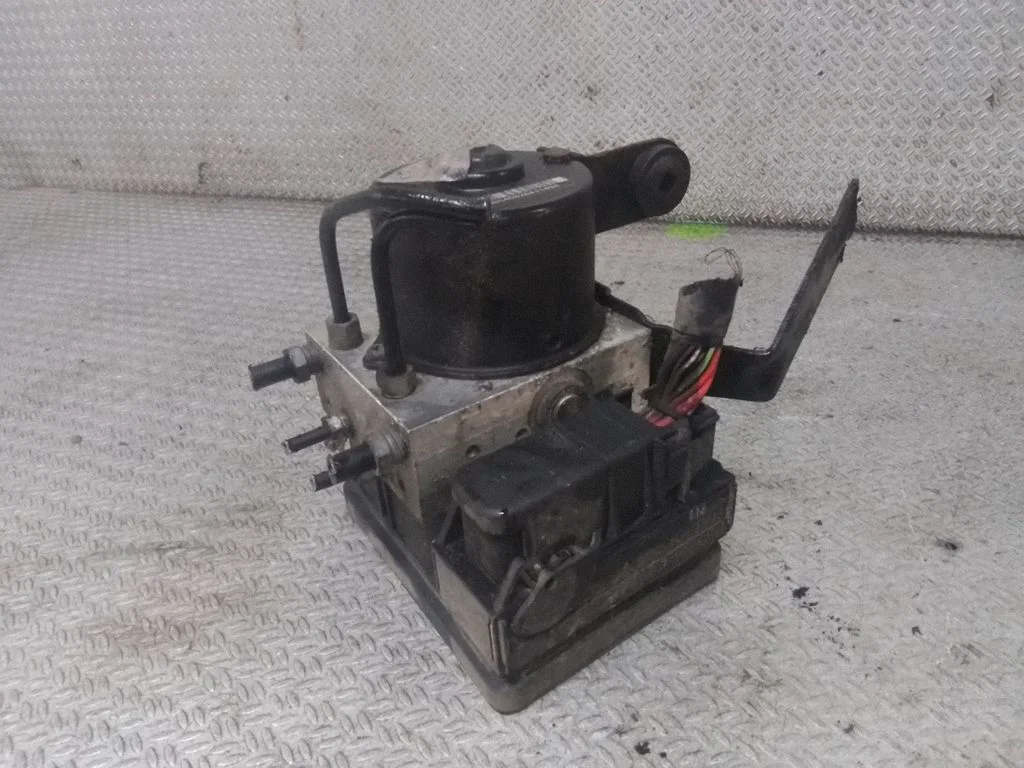ABS bloks 8M512C405CA